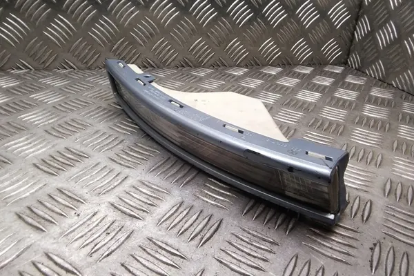 Seta dianteira direita VW PASSAT B6 3C0807718C image 2