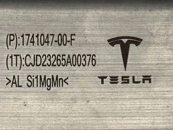 Tesla Model 3 2021 Framstötfångarbalk OEM 1741047-00-F image 9
