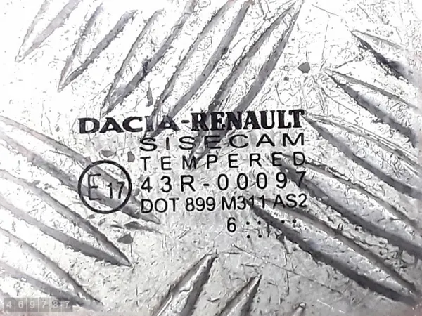 Dacia Logan Türglas OEM E1743R00097 - Gebraucht image 3