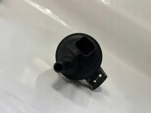 Renaultin polttoainepaineventtiili OEM V29122964 image 6