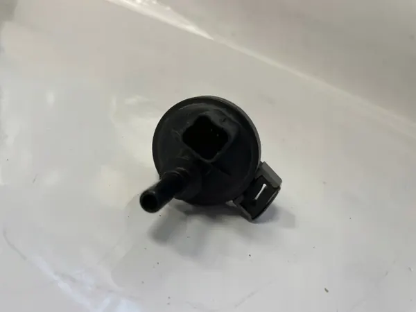 Renaultin polttoainepaineventtiili OEM V29122964 image 7