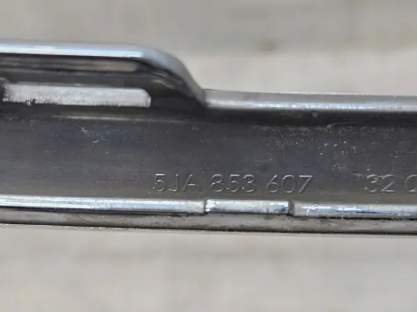 Moldura de para-choque dianteiro Skoda Rapid (NH) 5JA853607 image 9