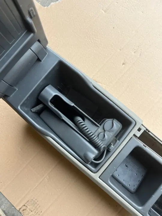 OEM keskikonsoli käsinoja Volvo V70 II 1999-2004 image 5