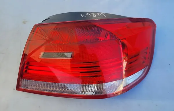 Valaisin OEM 480622 Oikea Taka Lokasuoja BMW E93 image 2
