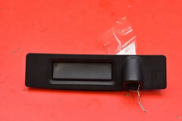 Poignée bouton coffre Tesla Model Y 20- OEM mamAUTO-1047479- image 2