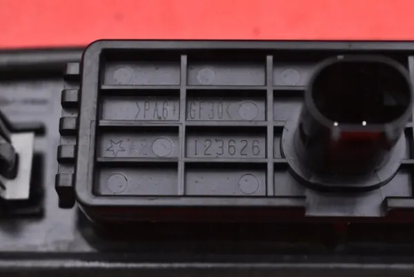 Poignée bouton coffre Tesla Model Y 20- OEM mamAUTO-1047479- image 4
