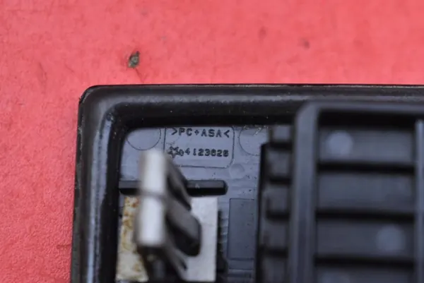 Poignée bouton coffre Tesla Model Y 20- OEM mamAUTO-1047479- image 5