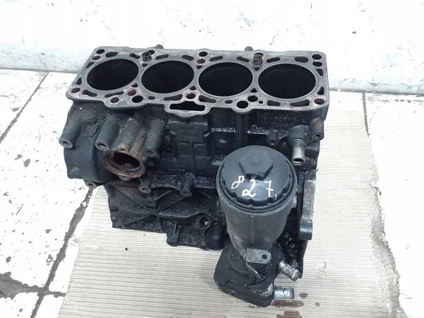 Bloque motor Skoda Octavia Mk2 usado OEM BLS image 2