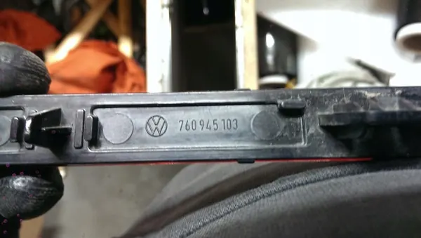 VW Touareg III Takapuskuriheijastin 760945103 image 8