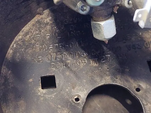 LPG-tank 47L OEM CZYTAJ OPIS Underrede montering image 3