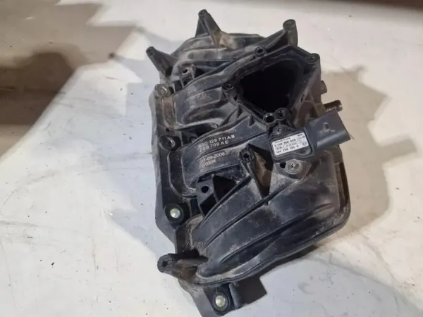 Colector de admisión VW OEM 03C129711AB TIGUAN 1.4L image 3