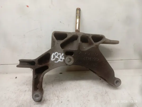 Växellådsfäste Fiat Punto II 1.3D OEM 46759567 image 2