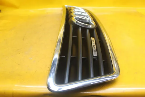 Audi A6 C5 Grille 4B0853651A image 5
