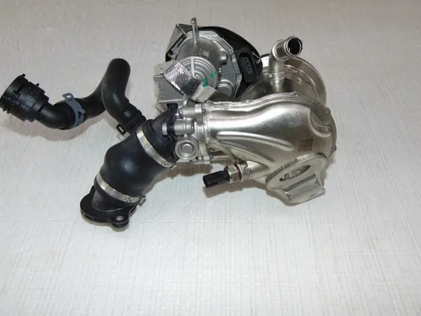 EGR-Jäähdytin VW PASSAT B8 OEM 05L131512D image 5