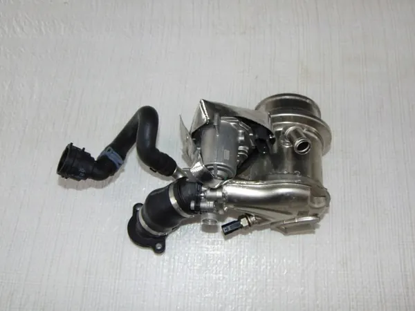 EGR-Jäähdytin VW PASSAT B8 OEM 05L131512D image 6