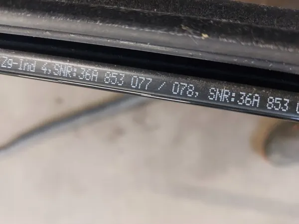Bentley Bentayga Garniture Vitre Arrière OEM 36A853077 image 5