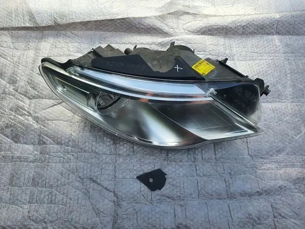 Oikea Ajovalaisin VW Passat CC image 2