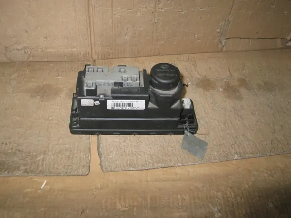 Mercedes C W202 keskuslukituspumppu OEM 2108001248 image 2