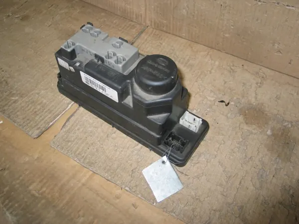 Mercedes C W202 keskuslukituspumppu OEM 2108001248 image 3