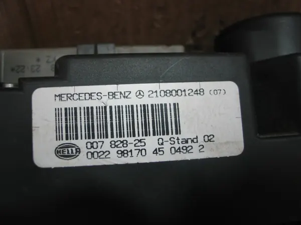 Mercedes C W202 keskuslukituspumppu OEM 2108001248 image 9