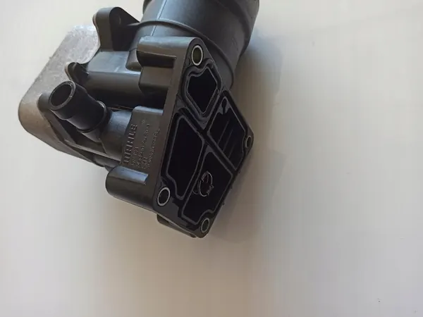 Audi A6 C7 Olje Filter Bas 03L115389E Kylare 03L117021D 2.0 TDI image 2