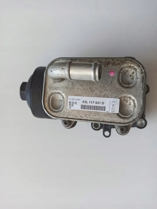 Audi A6 C7 Olje Filter Bas 03L115389E Kylare 03L117021D 2.0 TDI image 3