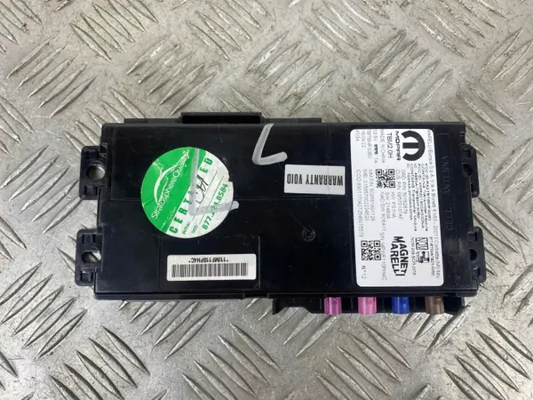 Jeep Grand Cherokee WL ohjausyksikkö OEM 68570137AF image 4