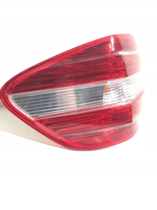 Mercedes-Benz OE A1649060700 lámpara trasera combinada image 2