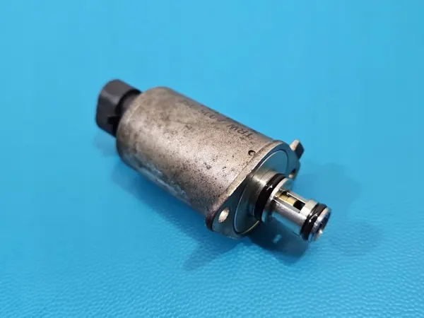 Soupape Servotronic Maserati OEM A0061067 - Occasion image 2