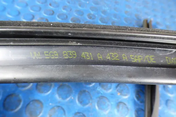 Junta ventana puerta derecha trasera OEM 5G9839431A image 3