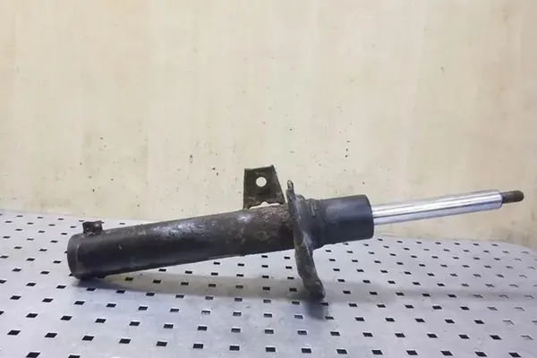 Ammortizzatore anteriore destro AUDI TT 2.0L 8J0413031AD image 3