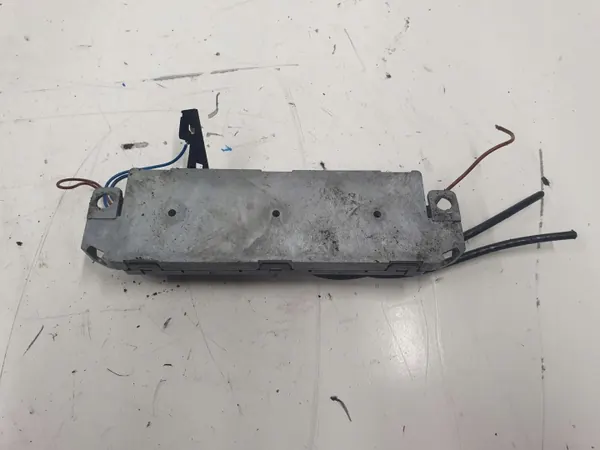 Audi A5 8T antennförstärkare OEM 8t0035225j image 4