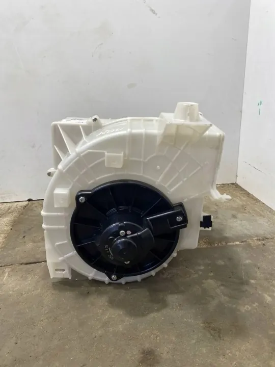 Aston Martin Vantage puhallinkotelon kotelo OEM 4432103763 image 5