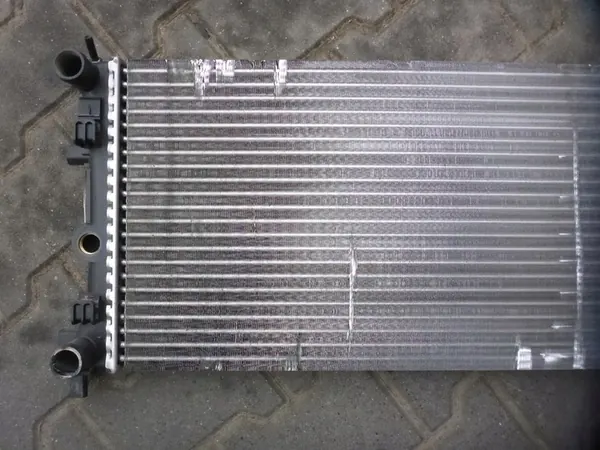 Radiador de agua AUDI A1 SEAT TOLEDO IV IBIZA IV 2009- image 2
