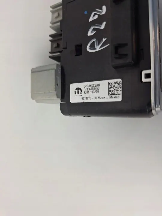 Enchufe USB OEM 07356755450 para Fiat 500X image 5