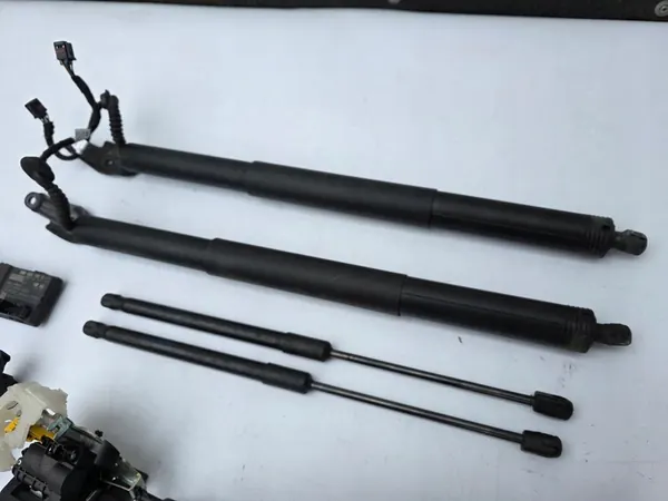 Elektriskt bakluckeset Audi Q5 80A FY image 2