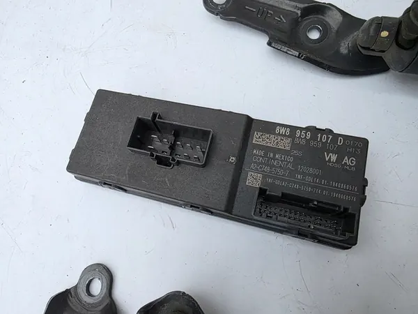 Elektriskt bakluckeset Audi Q5 80A FY image 6