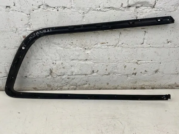 Moulure vitre arrière Chrysler Pacifica OEM 68227296AD image 8