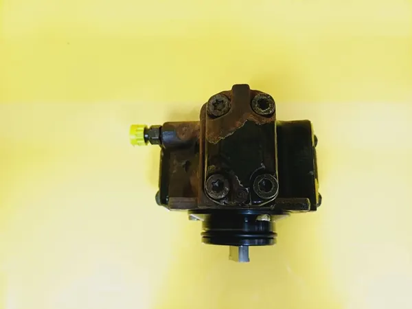 Brandstofpomp Chrysler PT Cruiser 2.0 CRD Bosch A6130700001 image 2