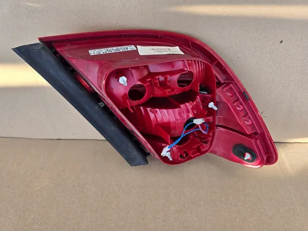 MERCEDES C KLASA 204 RECHTER ACHTERLAMP A2048204064 image 3