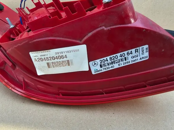 MERCEDES C KLASA 204 RECHTER ACHTERLAMP A2048204064 image 4