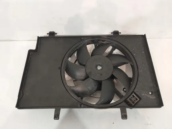 Ventilador Ford Fiesta MK7 OEM 8V51-8C607-CG Usado image 3