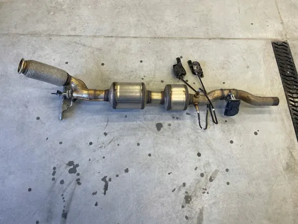 Catalyseur Complet OEM 05L131701G - Volkswagen image 2