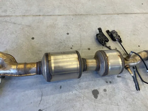 Catalyseur Complet OEM 05L131701G - Volkswagen image 3
