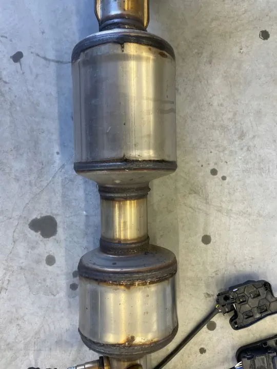Catalyseur Complet OEM 05L131701G - Volkswagen image 5