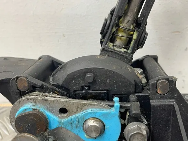 Subaru OE Versnellingspook ESH8256 - Gebruikt image 6