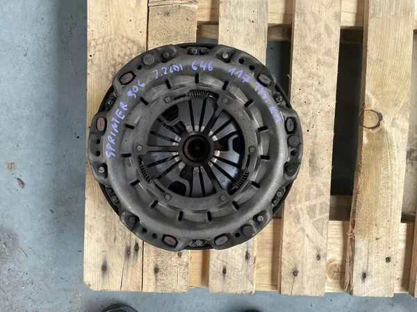 Kaksoismassavoltti Mercedes Sprinter W906 2.2 CDI image 2