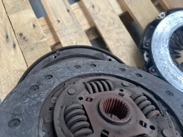 Kaksoismassavoltti Mercedes Sprinter W906 2.2 CDI image 9