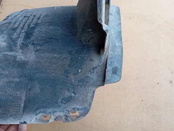 VW Golf V 03-08 Right Front Wheel Arch 1K0805912A image 2