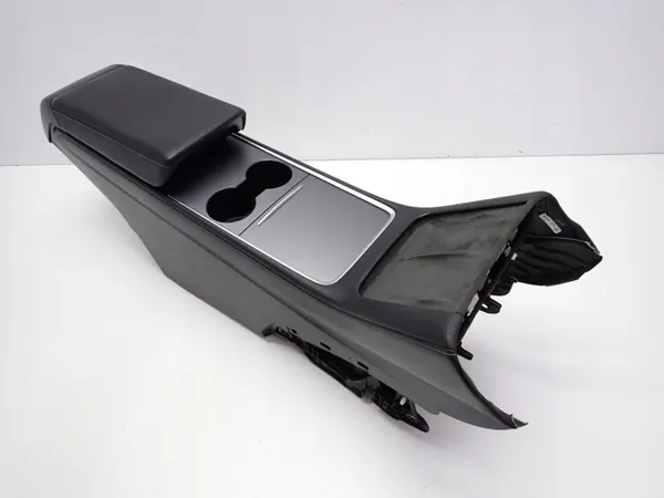 Tunnel d'accoudoir OEM 1766801-00-A Tesla Model Y image 2